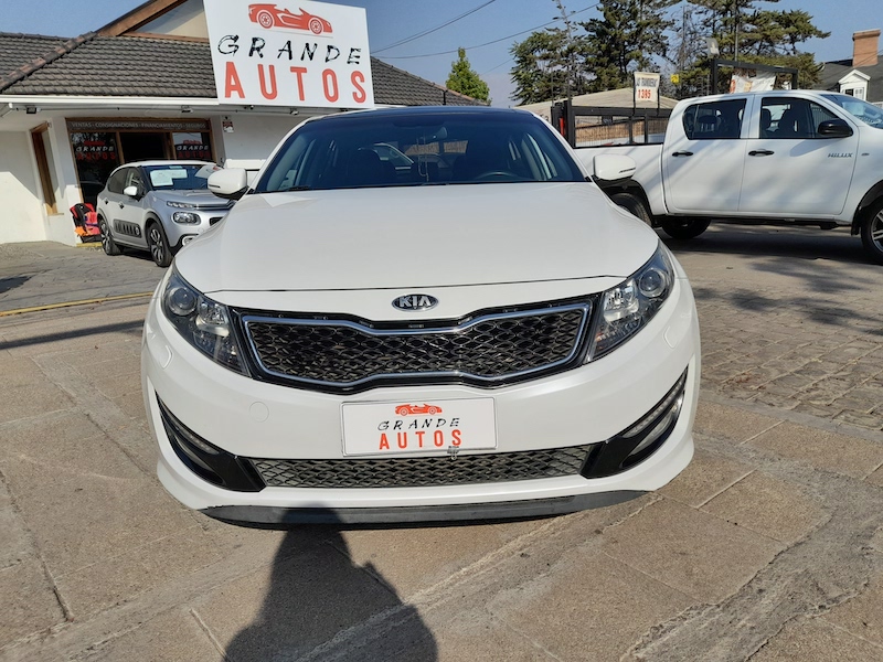 Encuentre autos sedán usado como un Kia Optima en la automotora Grande Autos en Vitacura, Chile. Autos Sedán Usado Vitacura Kia Optima