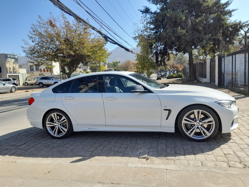 Encuentre autos sedán usado como un BMW en la automotora Grande Autos en Vitacura, Chile. Autos Sedán Usado Vitacura BMW